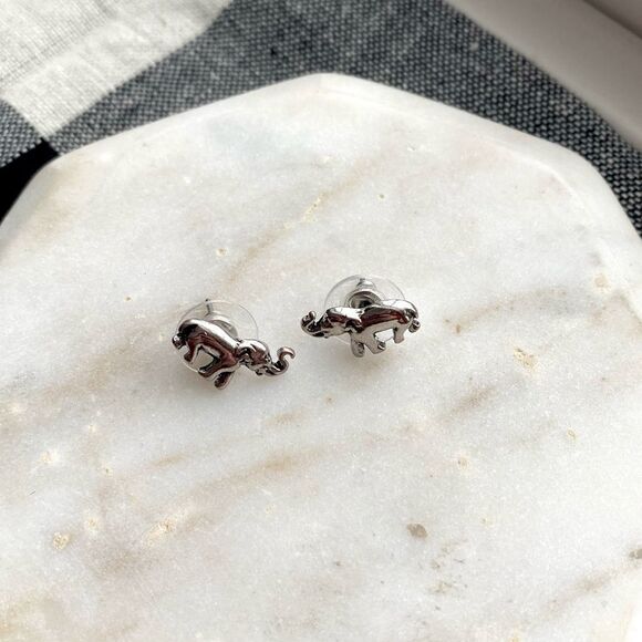 Elephant Stud Earrings Post Boho Animal Casual Women Jewelry Accessory Etch NWT - Picture 1 of 2